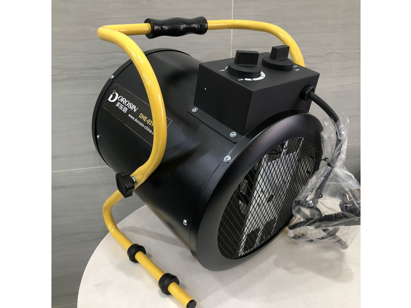 Máy sấy gió nóng có công suất nhiệt lên tới 3KW Máy sấy gió nóng công nghiệp Dorosin