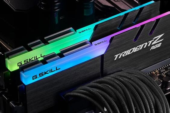 RAM Desktop G.Skill Trident Z RGB 16GB DDR4-3600MHz (F4-3600C18S-16GTZR)