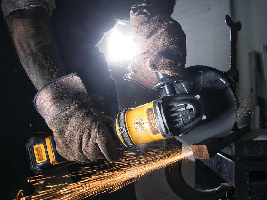 Máy cắt kim loại dễ dàng Máy mài góc dùng pin