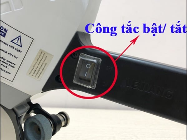 Công tắc nguồn bật/tắt