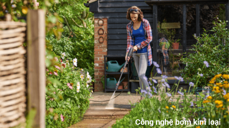 Máy Phun Xịt Rửa Áp Lực Cao Bosch UniversalAquatak 125 | Công nghệ bơm kim loại