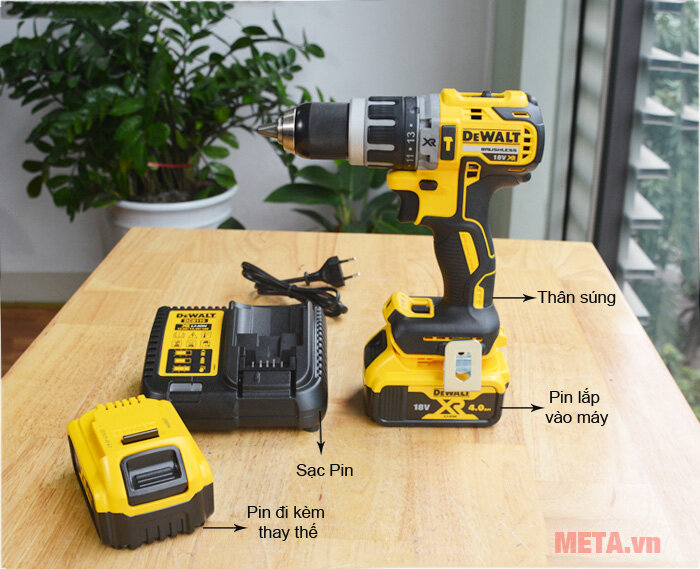 Máy khoan vặn vít động lực Dewalt DCD796M2