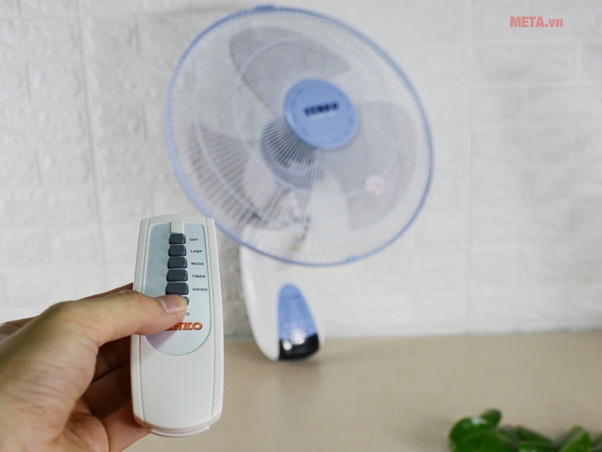 Quạt treo tường Senko TR1628 (47W, có điều khiển) Quạt treo tường Senko TR1628 (47W, có điều khiển)