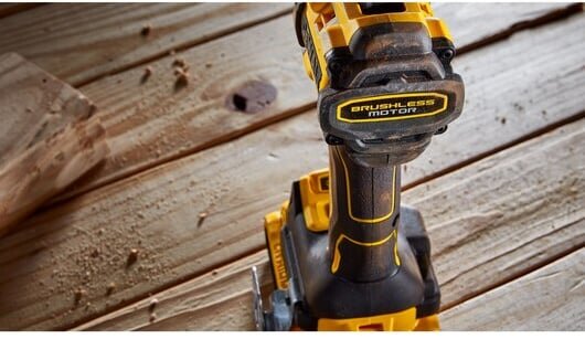 Máy khoan pin Dewalt có mô tơ từ Máy khoan pin Dewalt