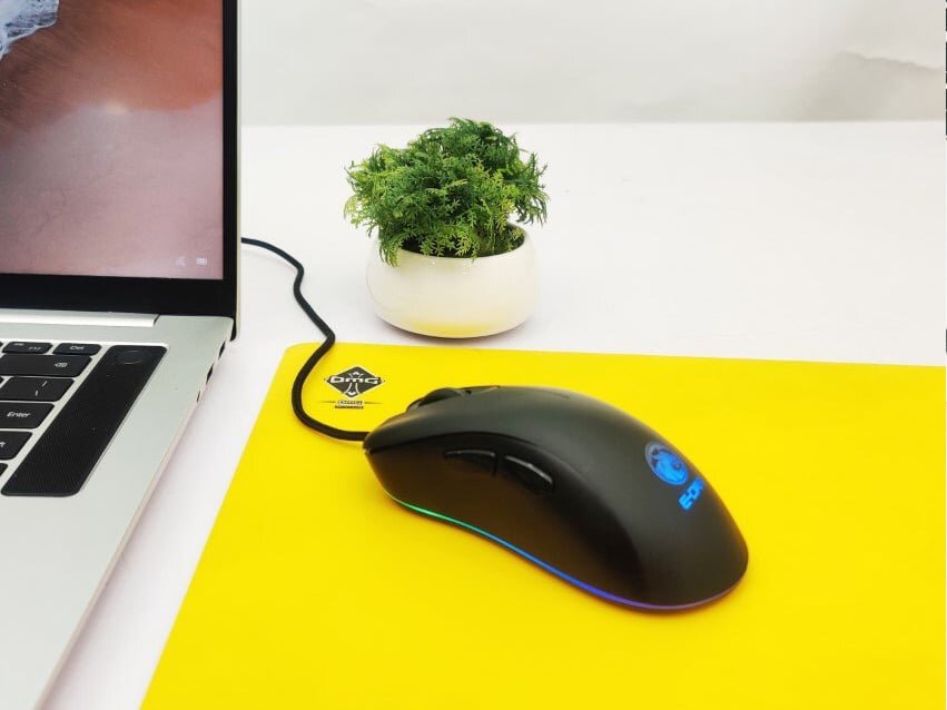 Chuột chơi game siêu nhạy  Chuột chơi game siêu nhạy