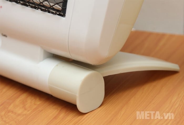 Sưởi 2 bóng Halogen Sunhouse SHD7010 có chân đế chắc chắn