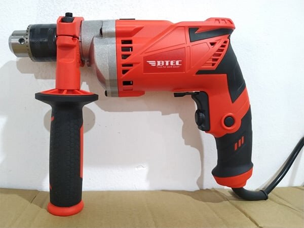 Máy khoan tường BTEC BT6025 có tay cầm phụ chống rung Máy khoan tường BTEC BT6025