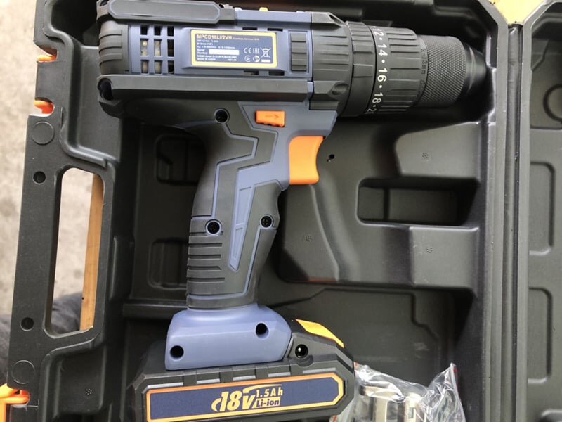 Thiết kế tay cầm chắc chắn, dễ điều chỉnh Thiết kế tay cầm chắc chắn, dễ điều chỉnh