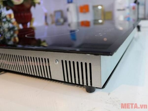 Bếp từ bốn vùng nấu Pedini YTL5558