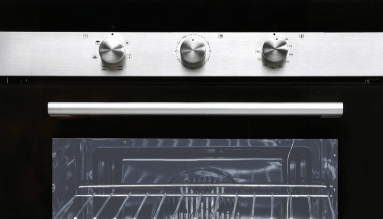 Bảng điều khiển của lò nướng Cata CM 760 AS BK gồm 3 núm xoay