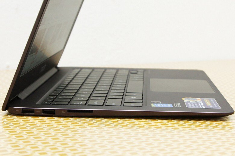 Asus Zenbook UX305FA M 5Y10/8GB/128GB/Win10 Asus Zenbook UX305FA M 5Y10/8GB/128GB/Win10