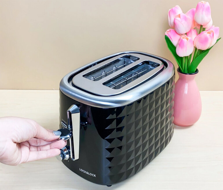 Máy nướng bánh mì Lock&Lock EJB222BLK