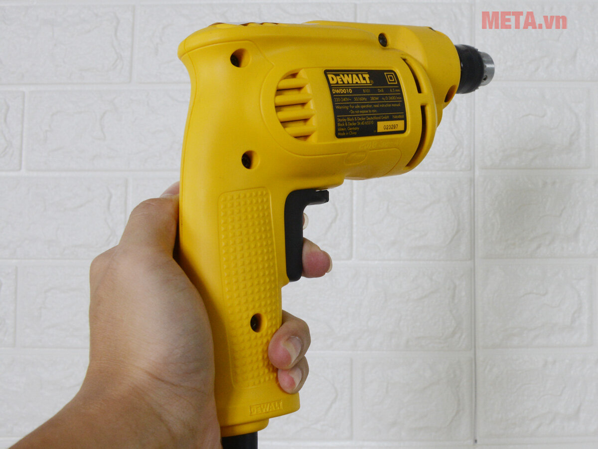 Máy khoan DeWalt DWD010