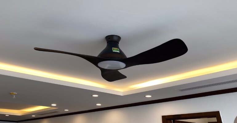 Quạt Panasonic F-48DGL còn có điều khiển từ xa thông minh quạt trần 3 cánh Panasonic F-48DGL