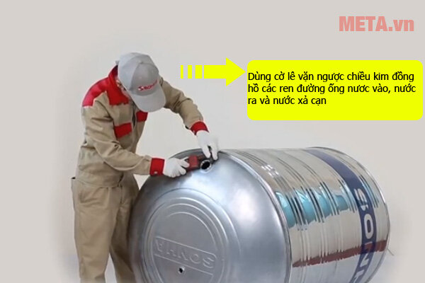 Bồn nước inox Sơn Hà đứng SH700 (F720) - 700 lít