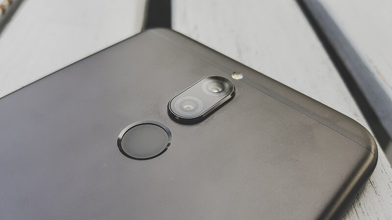 Điện thoại Huawei Nova 2i