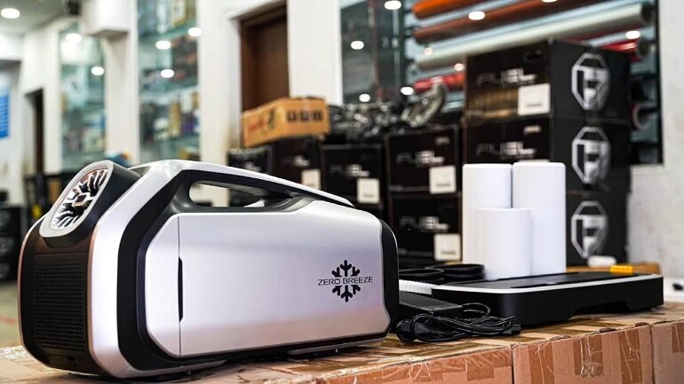 Với dung lượng pin 630Wh nên máy lạnh xách tay Zero Breeze Mark 2 có thể làm mát trong suốt 5 giờ đồng hồ.