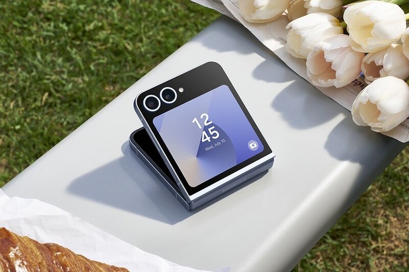 Điện thoại Samsung Galaxy Z Flip6 5G 12GB/256GB