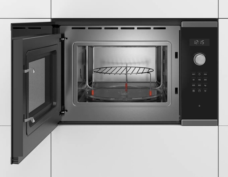 Thiết kế lắp âm tủ gọn gàng của Bosch BEL554MS0 giúp tiết kiệm không gian bếp quý giá