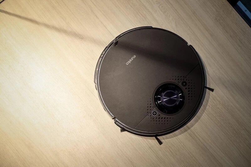 Robot hút bụi Eureka NER800
