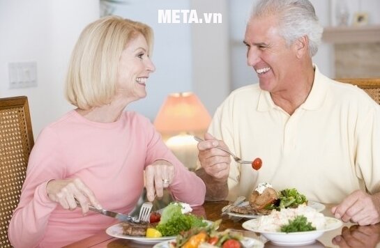 Máy đo huyết áp bắp tay có giọng nói Beurer BM49