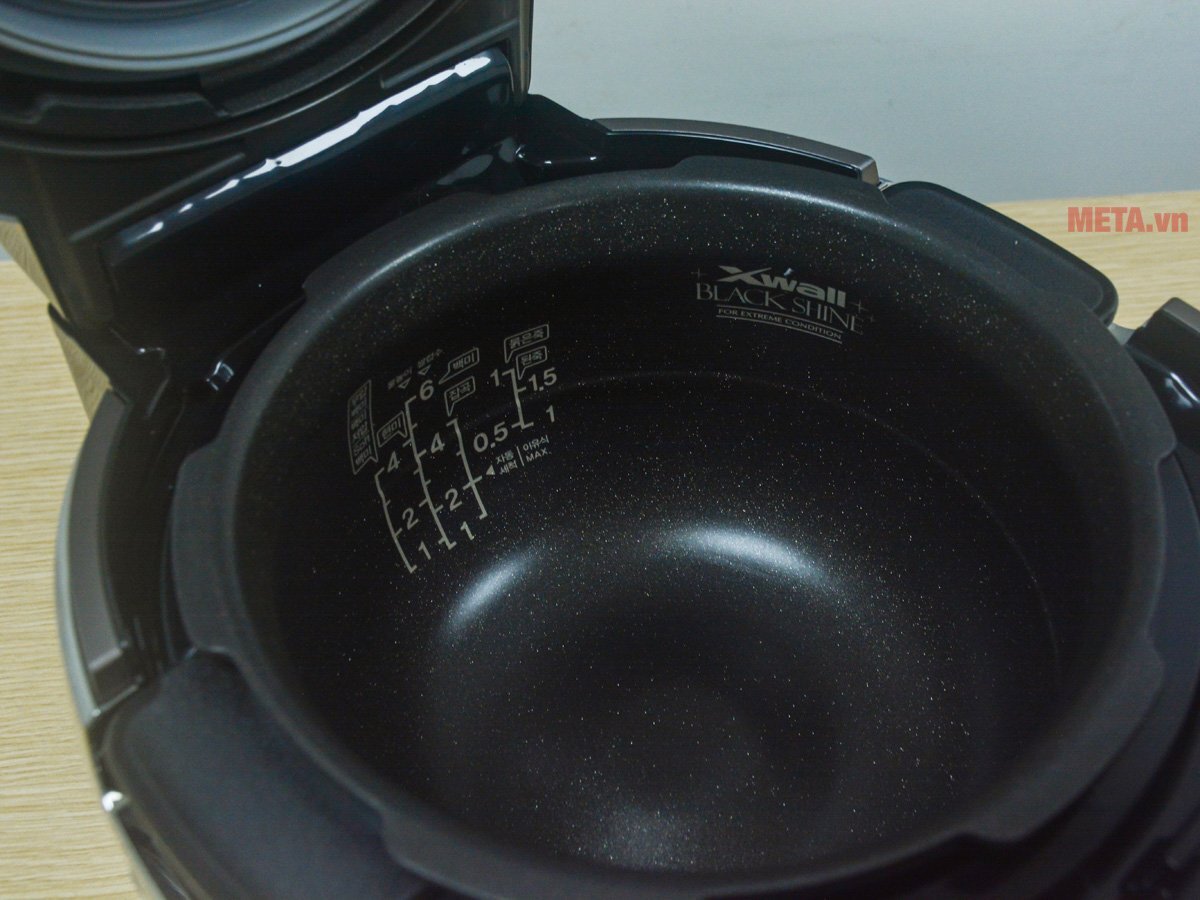 Lòng nồi Cuckoo CRP-JHR0660FD được làm từ chất liệu cao cấp, an toàn