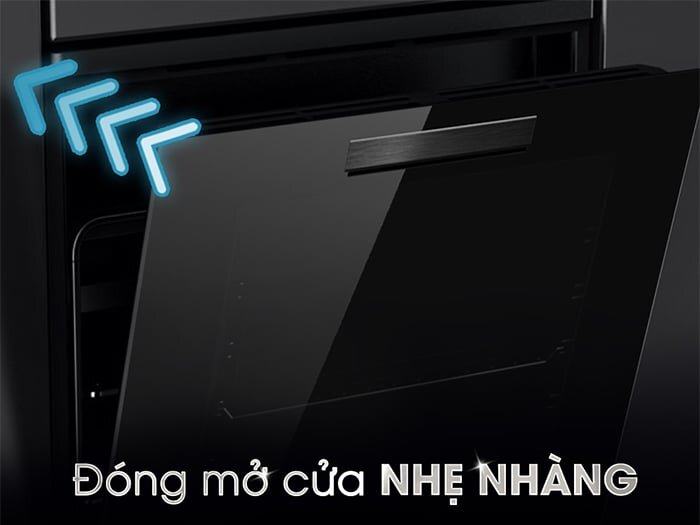Cửa lò nướng được thiết kế công nghệ Soft closing 