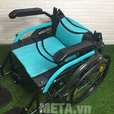 Xe lăn du lịch hợp kim nhôm siêu nhẹ Lucass X63 (X63L New) Xe lăn du lịch hợp kim nhôm siêu nhẹ Lucass X63 (X63L New)