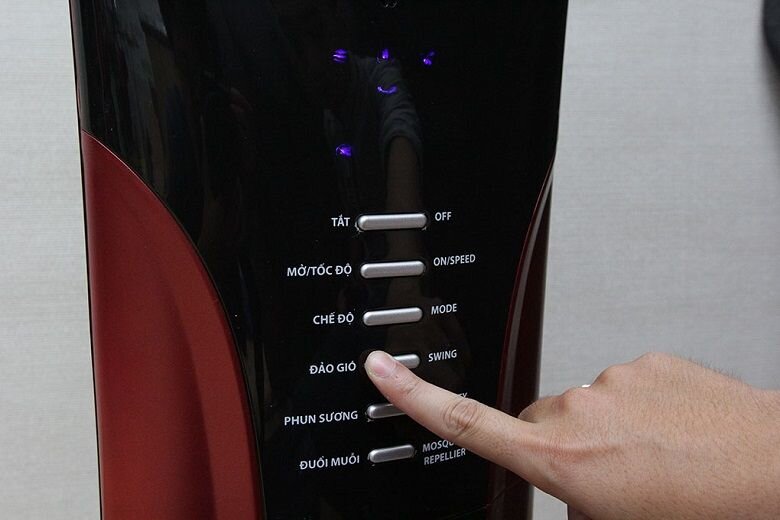 Quạt phun sương Comet CM8819 Quạt phun sương Comet CM8819