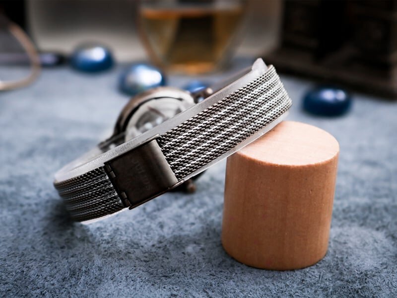 Dây kim loại sang trọng, tinh tế