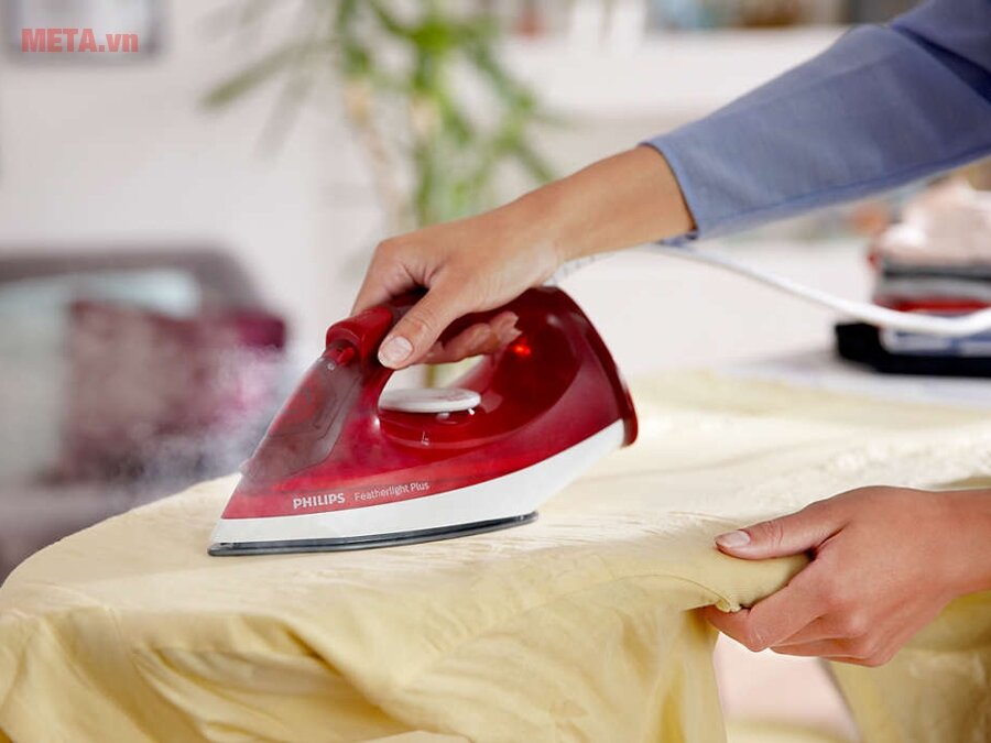 Bàn là hơi nước Philips GC1423/40