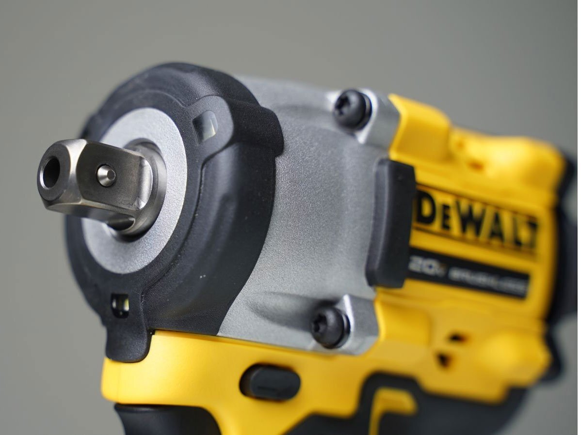 Đầu lắp đầu khẩu DeWalt DCF922M2
