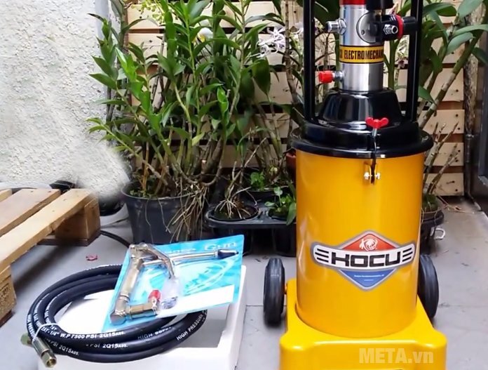 Máy bơm mỡ khí nén Kocu GZ-8 12 lít