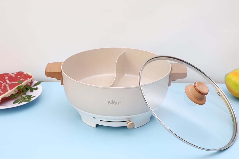 Nồi lẩu điện Bear DHG-C50K1 sở hữu thiết kế đẹp mắt