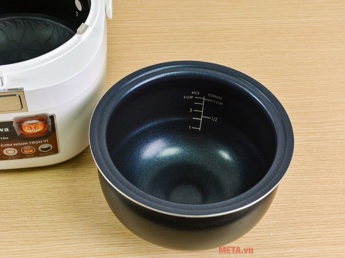 Nồi cơm điện Nagakawa NAG0139 có lòng nồi dạng niêu
