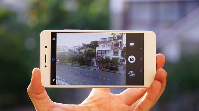 Giao diện camera đơn giản, dễ sử dụng