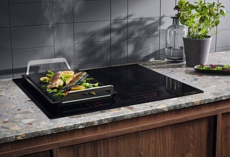 Một số tính năng tiện lợi khác bếp từ Electrolux EIV644 (Ảnh: Electrolux).