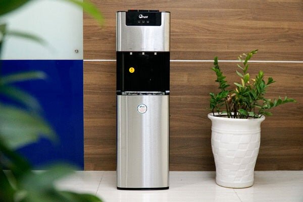 Máy lọc nước FujiE WD7500C sử dụng tại văn phòng