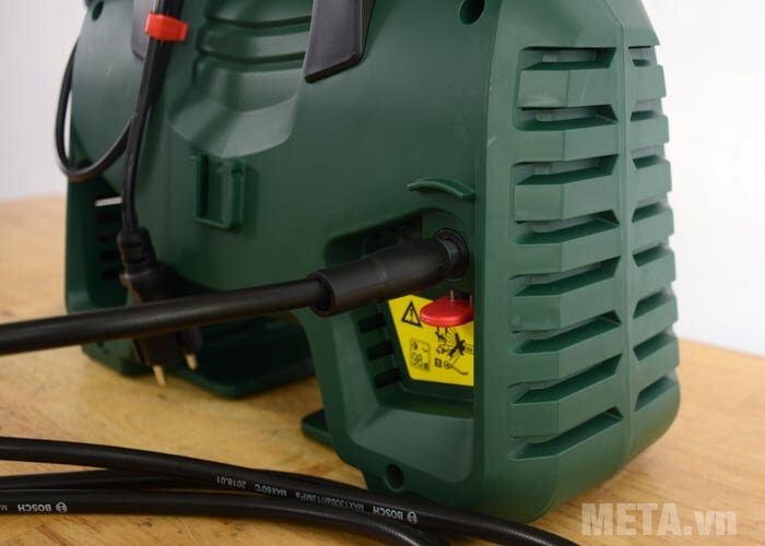 Các bộ phận của máy phun xịt rửa Bosch EasyAquatak 110 đều được cấu tạo từ các vật liệu cao cấp