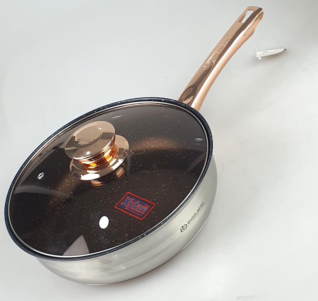 Tay cầm của bộ nồi chảo 6 món Engeibepg EB-8013