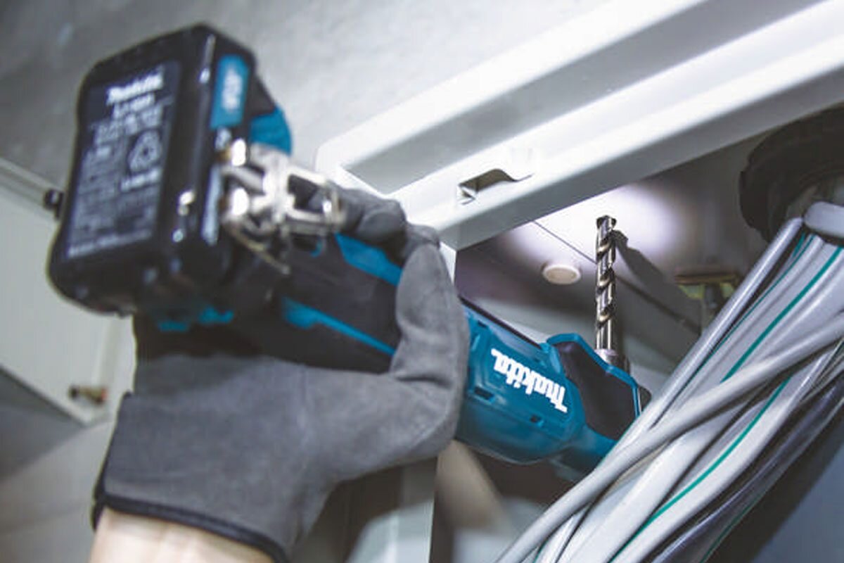 Máy khoan góc pin 12V Makita DA332DSYE