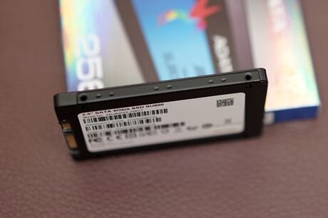 Ổ SSD Adata SU800 256Gb SATA3 (đọc: 560MB/s; ghi: 520Mb/s)
