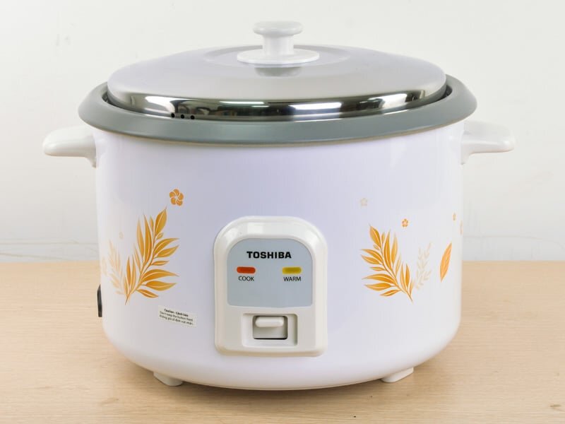 Vẻ đẹp sang trọng của nồi cơm điện Toshiba RC-28MH1PV(G)