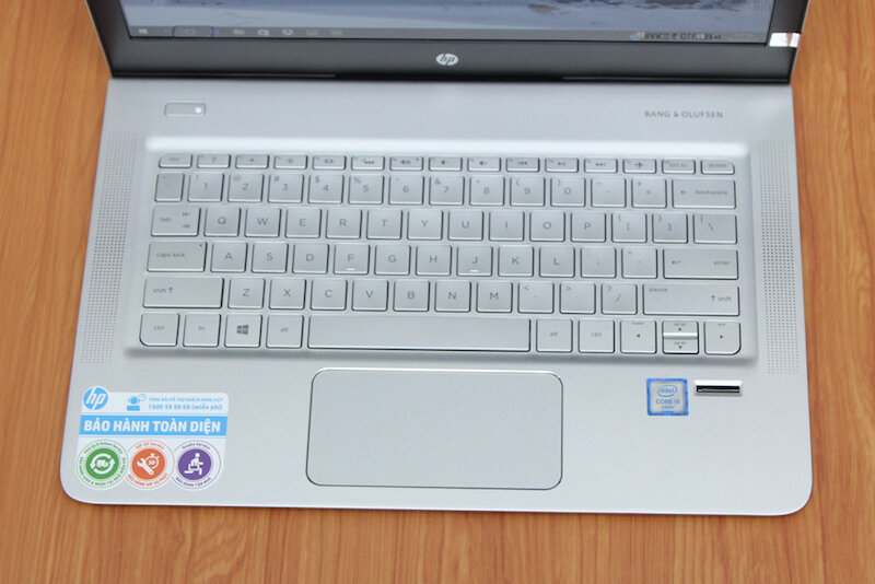 HP Envy 13 d049TU i5 6200U/4GB/256GB/Win10 HP Envy 13 d049TU i5 6200U/4GB/256GB/Win10