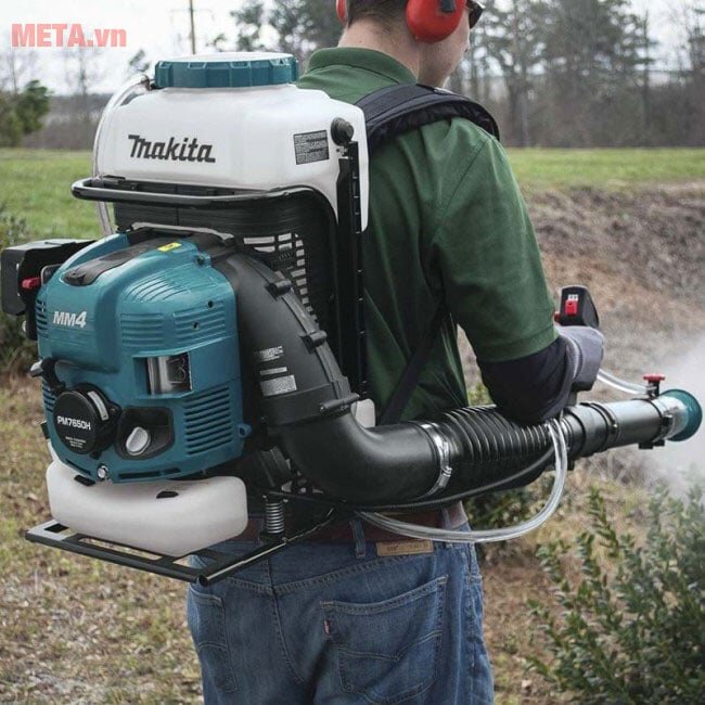 Máy phun thuốc Makita  
