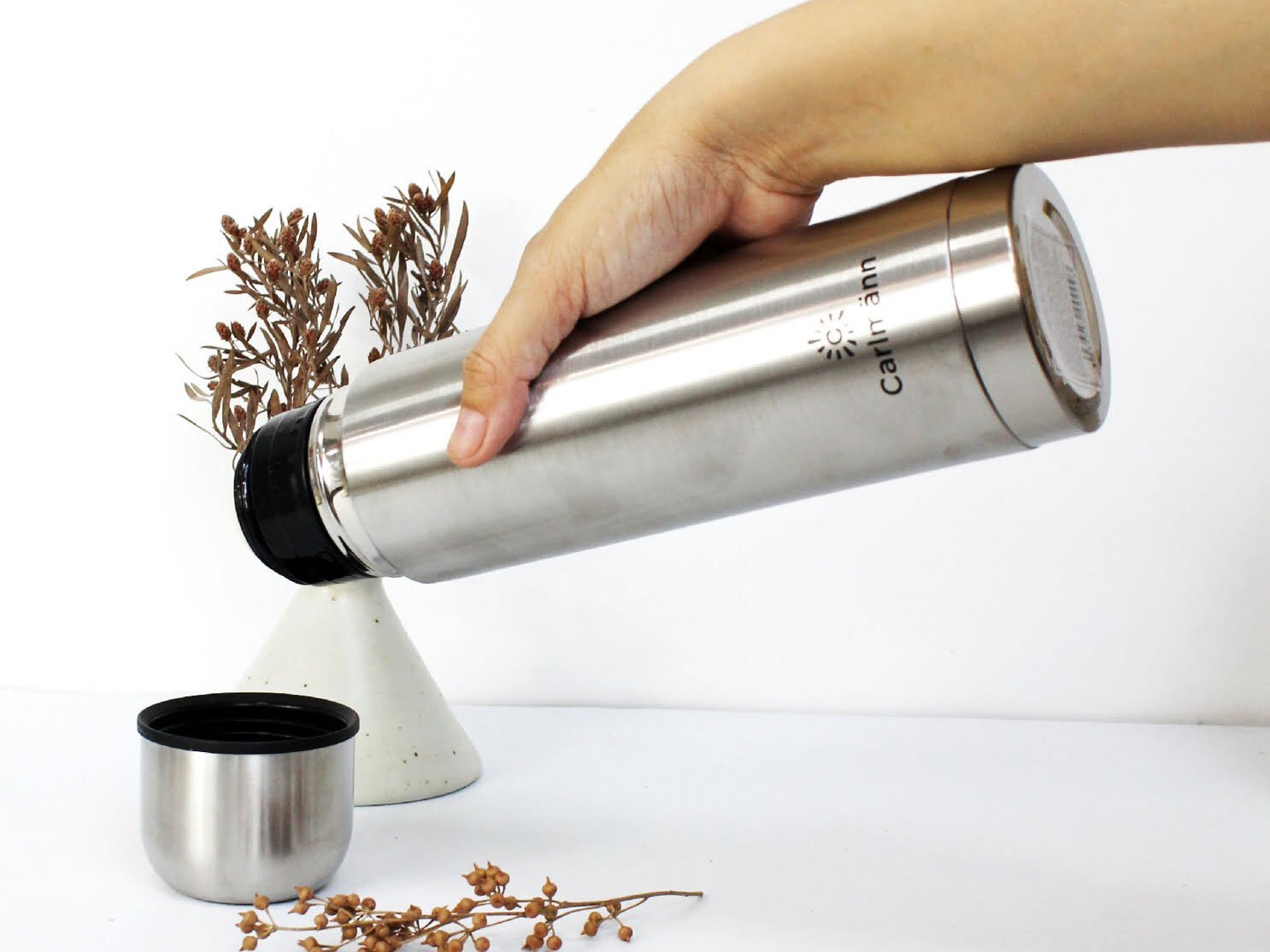 Bình giữ nhiệt Carlmann BES523 làm từ inox sáng bóng