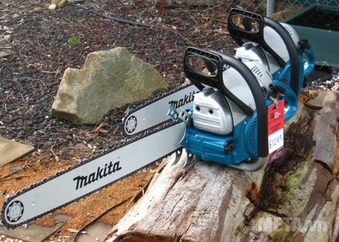 Máy cưa xích chạy xăng 2 thì Makita DCS232T