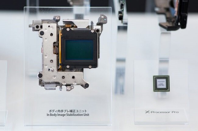 Máy Ảnh Fujifilm X-H1 Body   Grip