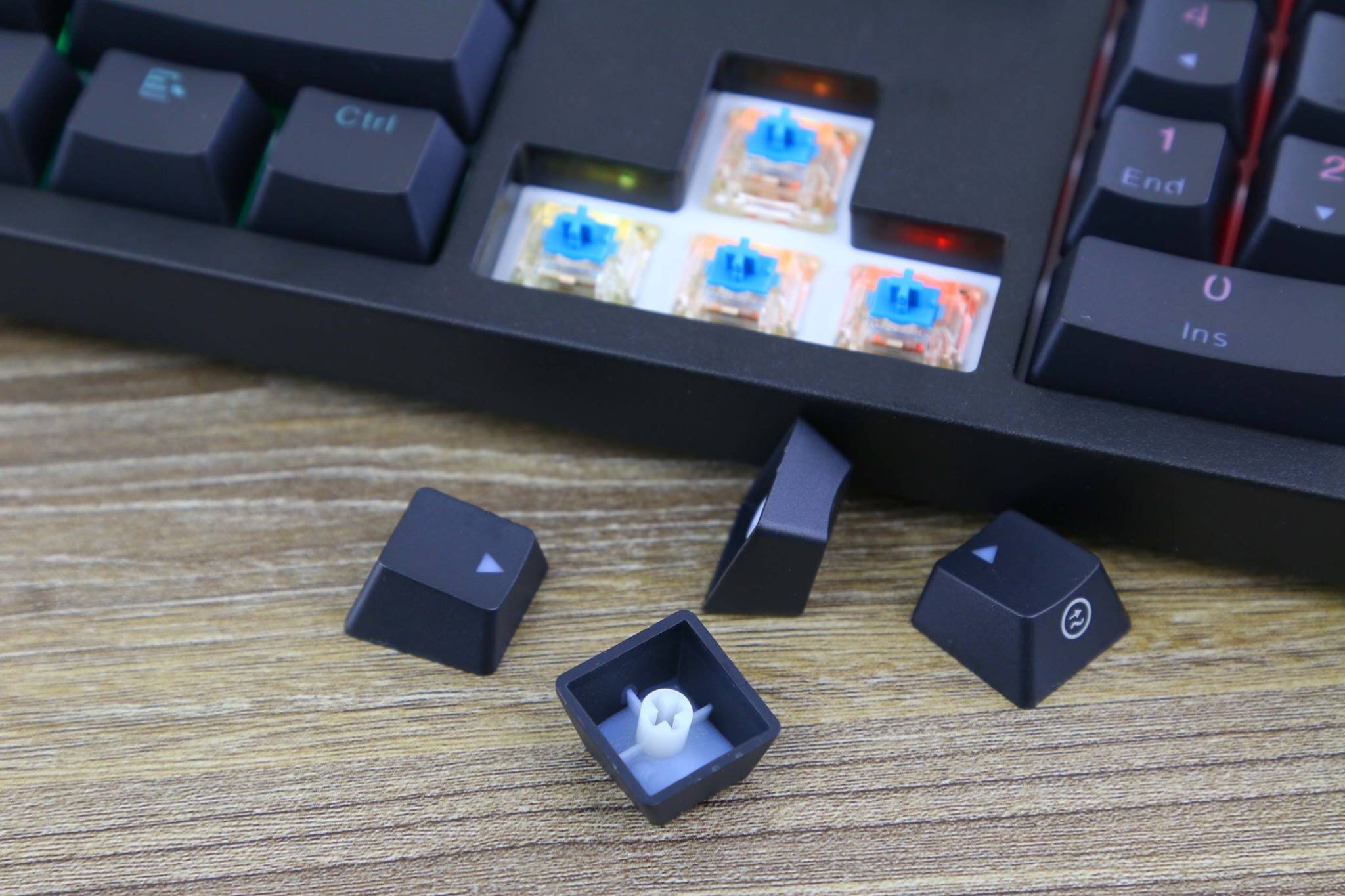 Bàn phím cơ DURGOD V104S RGB (Brown Switch) (USB) Bàn phím cơ DURGOD V104S RGB (Brown Switch) (USB)