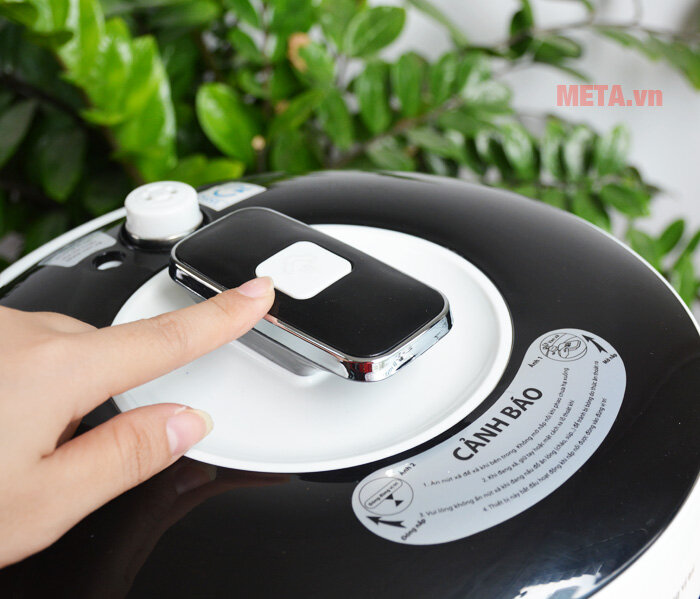 Nồi áp suất điện tử đa năng Sanaky SNK 57C